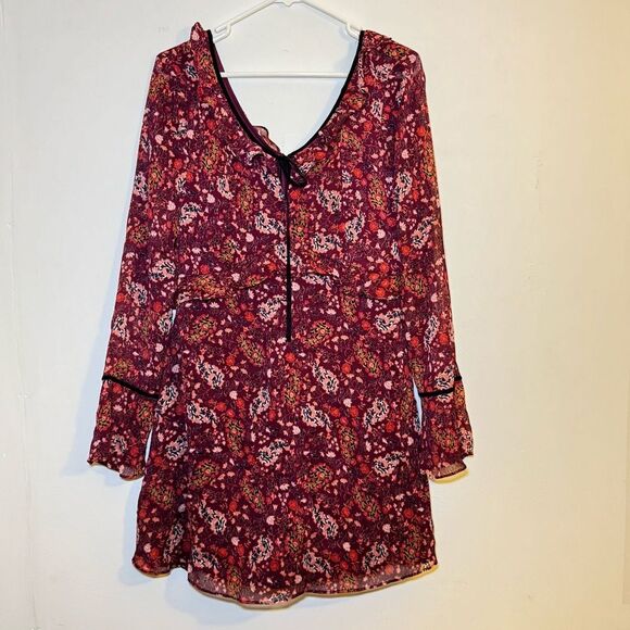 Cupcakes and Cashmere | Long Sleeve Ruffle Tie Dress - Floral print, Size 8 - Picture 3 of 12